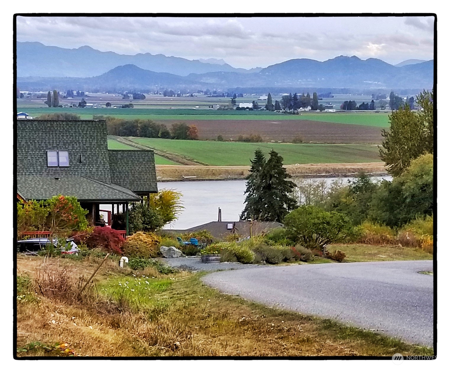11215 Sahalie Road La Conner, WA 98257 - Photo 1 of 18 Gallery Image 1