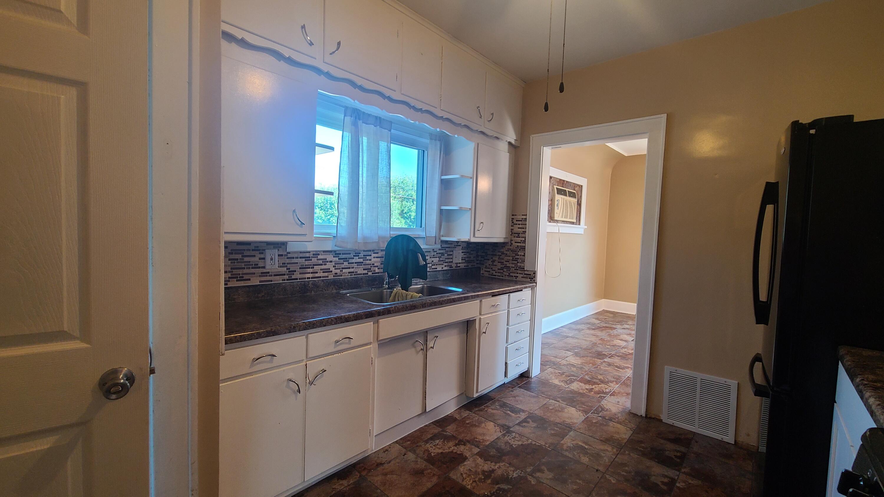 3029 Meachem Road Racine, WI 53405 - Photo 4 of 13 20250814_170338