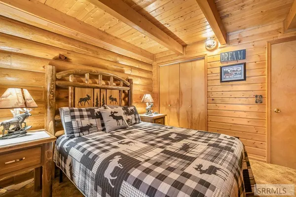 $729,900 | 4195 2 Top Road, Island Park, ID 83429