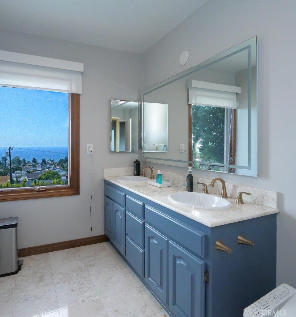 28709 Rothrock Drive Rancho Palos Verdes, CA 90275 - Photo 25 of 38 Hallway Bathroom with Ocean View