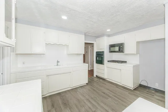 $365,000 | 422 North Pine Street, Madera, CA 93637