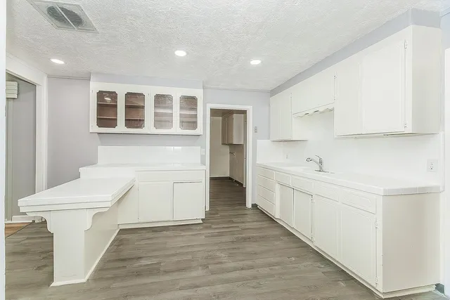 $365,000 | 422 North Pine Street, Madera, CA 93637