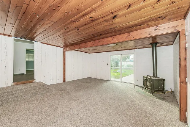 $365,000 | 422 North Pine Street, Madera, CA 93637