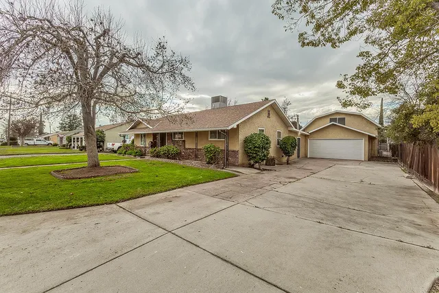 $365,000 | 422 North Pine Street, Madera, CA 93637