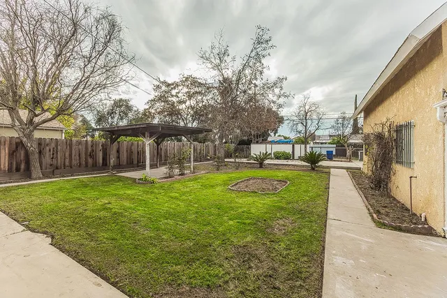 $365,000 | 422 North Pine Street, Madera, CA 93637
