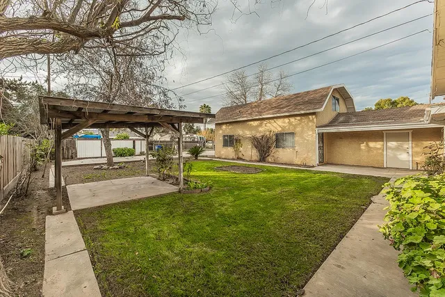 $365,000 | 422 North Pine Street, Madera, CA 93637