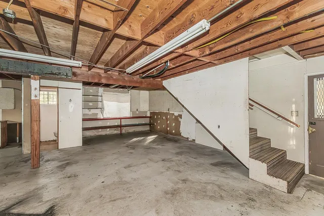 $365,000 | 422 North Pine Street, Madera, CA 93637