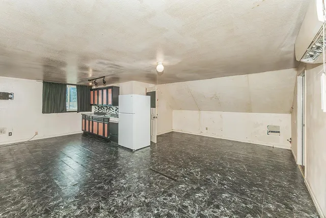 $365,000 | 422 North Pine Street, Madera, CA 93637