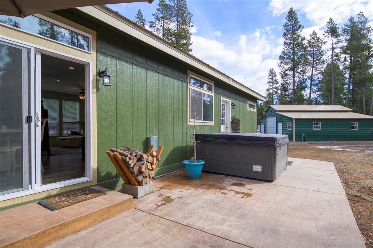 15461 Federal Road La Pine, OR 97739 - Photo 51 of 68 Stamped concrete - Wood grain