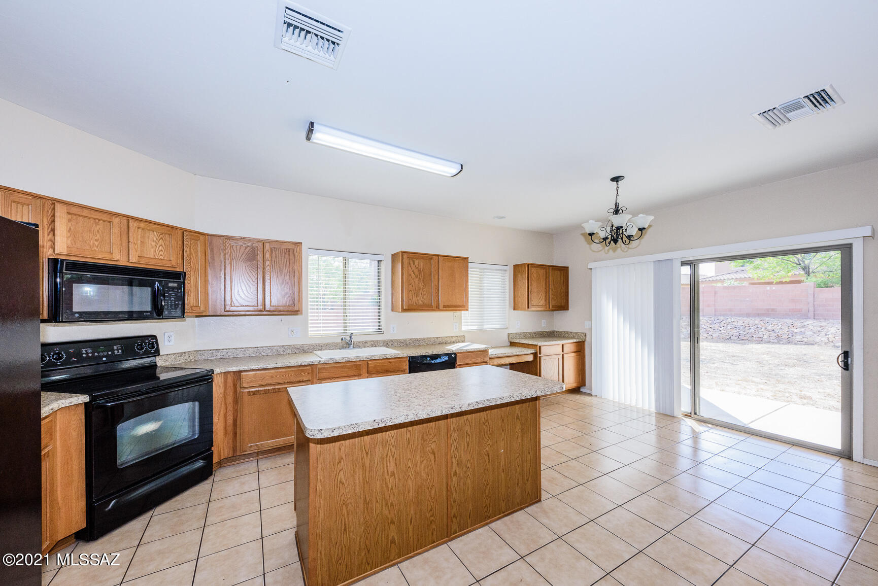 7676 East Fair Meadows Loop Tucson, AZ 85756 - Photo 8 of 27