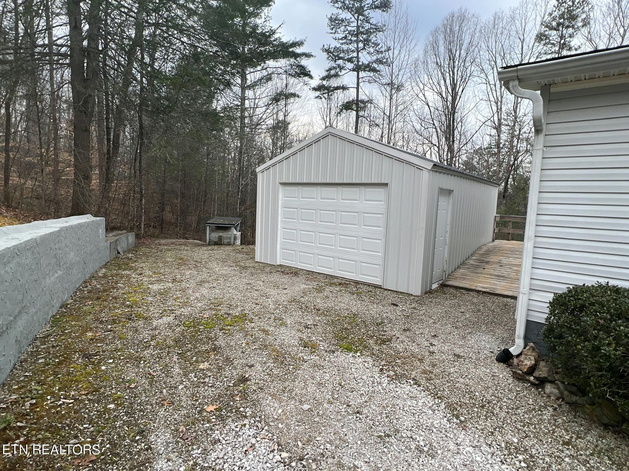 3287 Williams Creek Road Oneida, TN 37841 - Photo 4 of 23