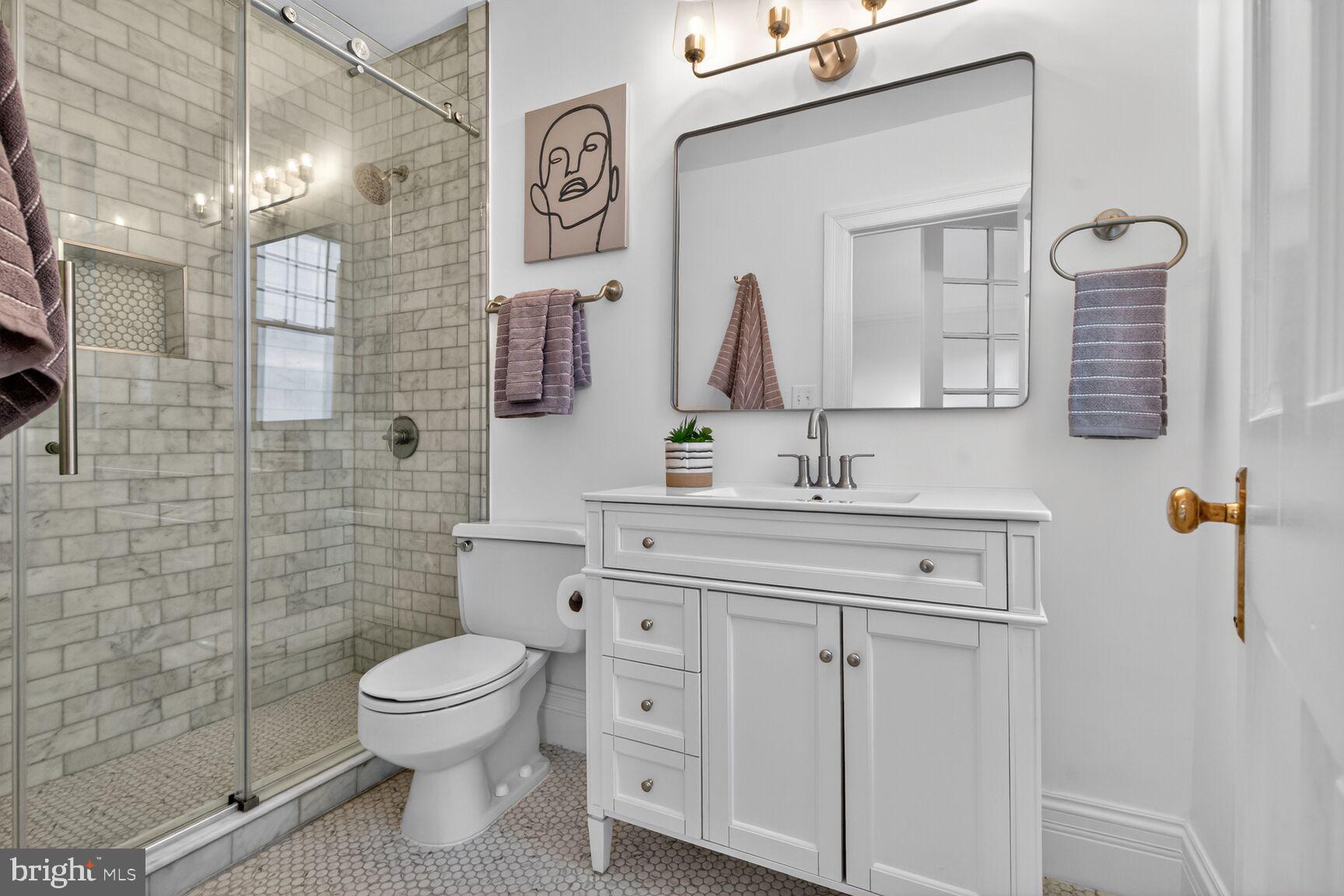 3426 16th Street Northwest, Unit 604 Washington, DC 20010 - Photo 26 of 65 Classic Ensuite Primary Bath