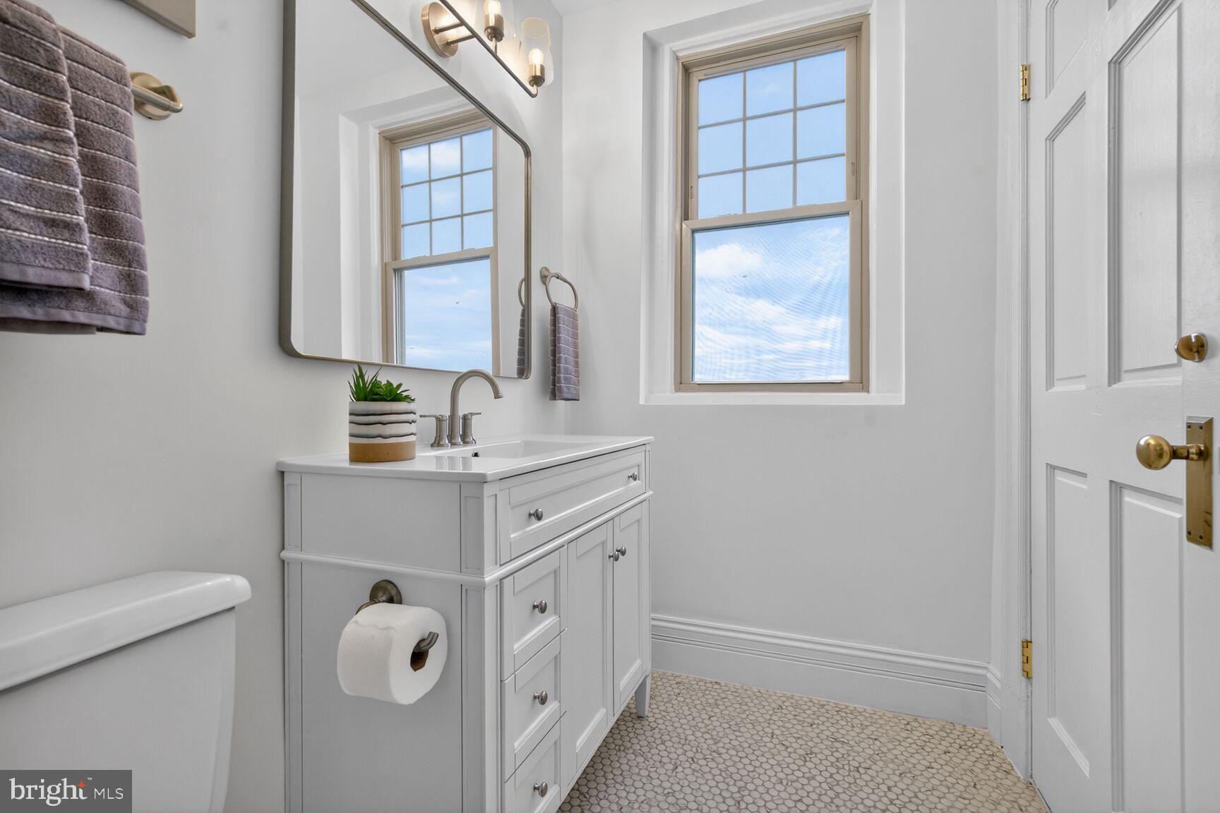 3426 16th Street Northwest, Unit 604 Washington, DC 20010 - Photo 27 of 65 More Light!