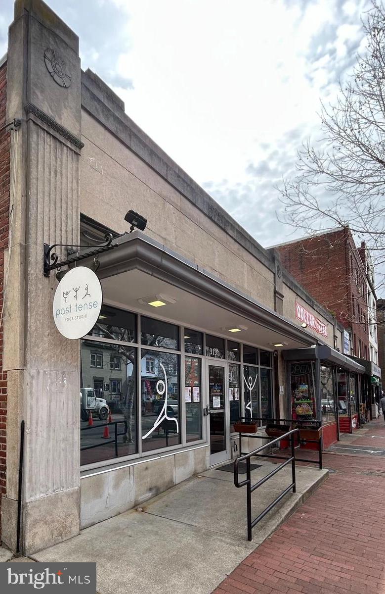 3426 16th Street Northwest, Unit 604 Washington, DC 20010 - Photo 49 of 65 Past Tense Yoga- BEST IN CITY