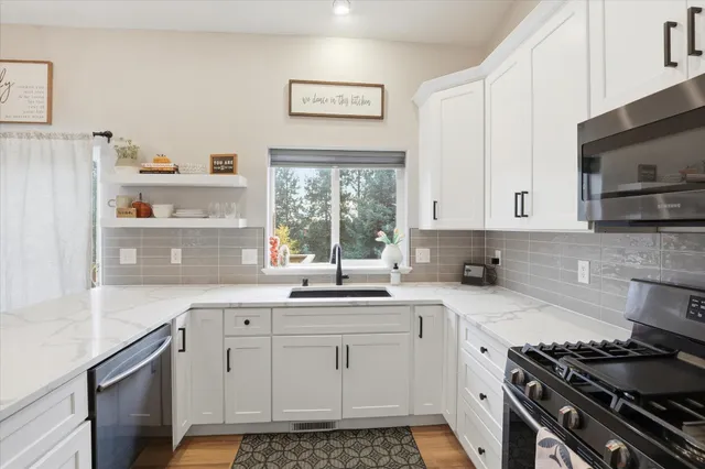 $575,000 | 904 East Ballard Road, Colbert, WA 99005