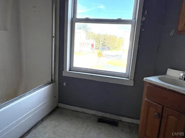 $100,000 | 144 Canal Street, Lenox, NY 13032