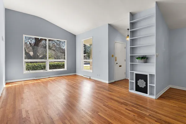 $475,000 | 742 Pine Street, Deerfield, IL 60015