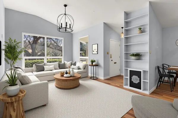 $475,000 | 742 Pine Street, Deerfield, IL 60015