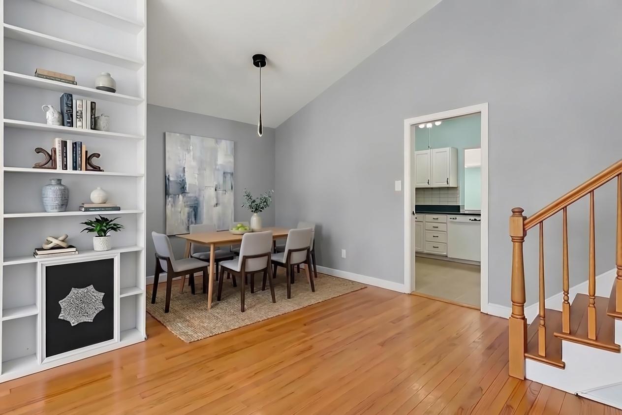742 Pine Street Deerfield, IL 60015 - Photo 5 of 19