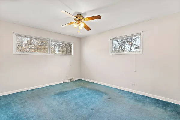 $475,000 | 742 Pine Street, Deerfield, IL 60015