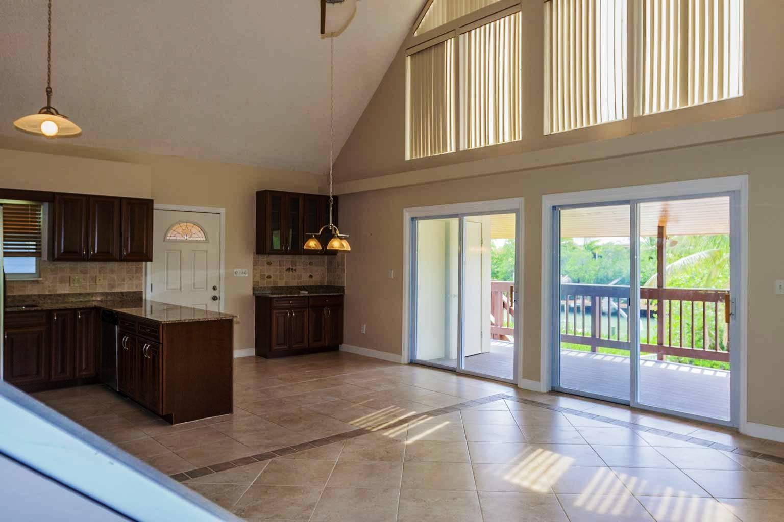 GREAT HOME FOR ENTERTAINING