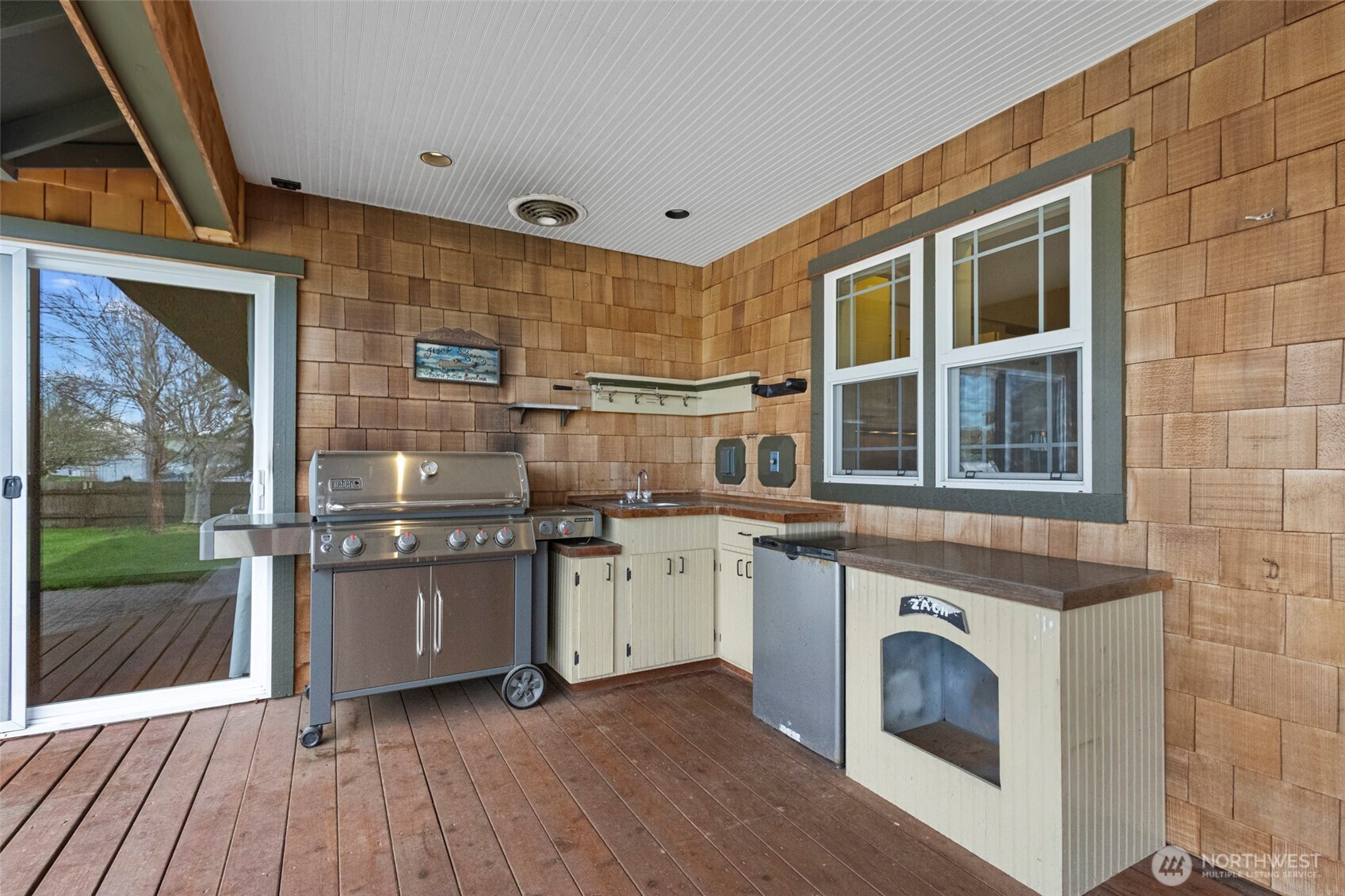1925 Township Street Sedro-Woolley, WA 98284 - Photo 34 of 40 a kitchen with stainless steel appliances granite countertop a stove and a sink