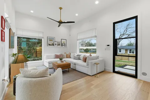 $685,000 | 610 Amesbury Lane, Unit A, Austin, TX 78752