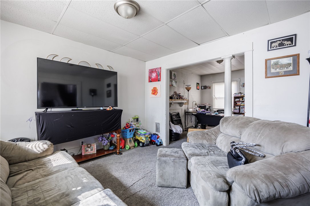 564 Thurston Road Rochester, NY 14619 - Photo 12 of 23