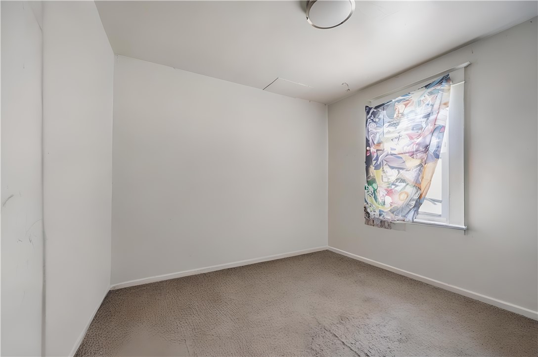 564 Thurston Road Rochester, NY 14619 - Photo 14 of 23