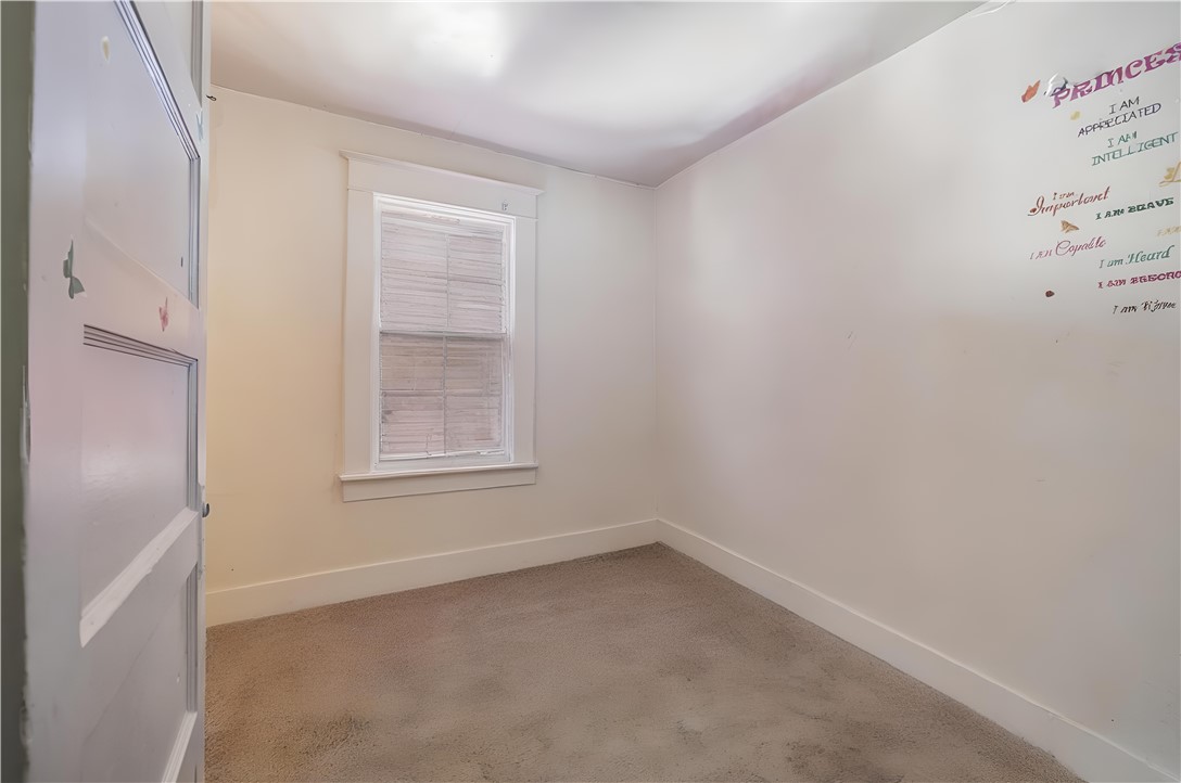 564 Thurston Road Rochester, NY 14619 - Photo 16 of 23