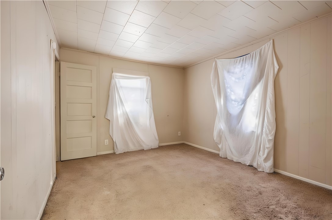 564 Thurston Road Rochester, NY 14619 - Photo 17 of 23