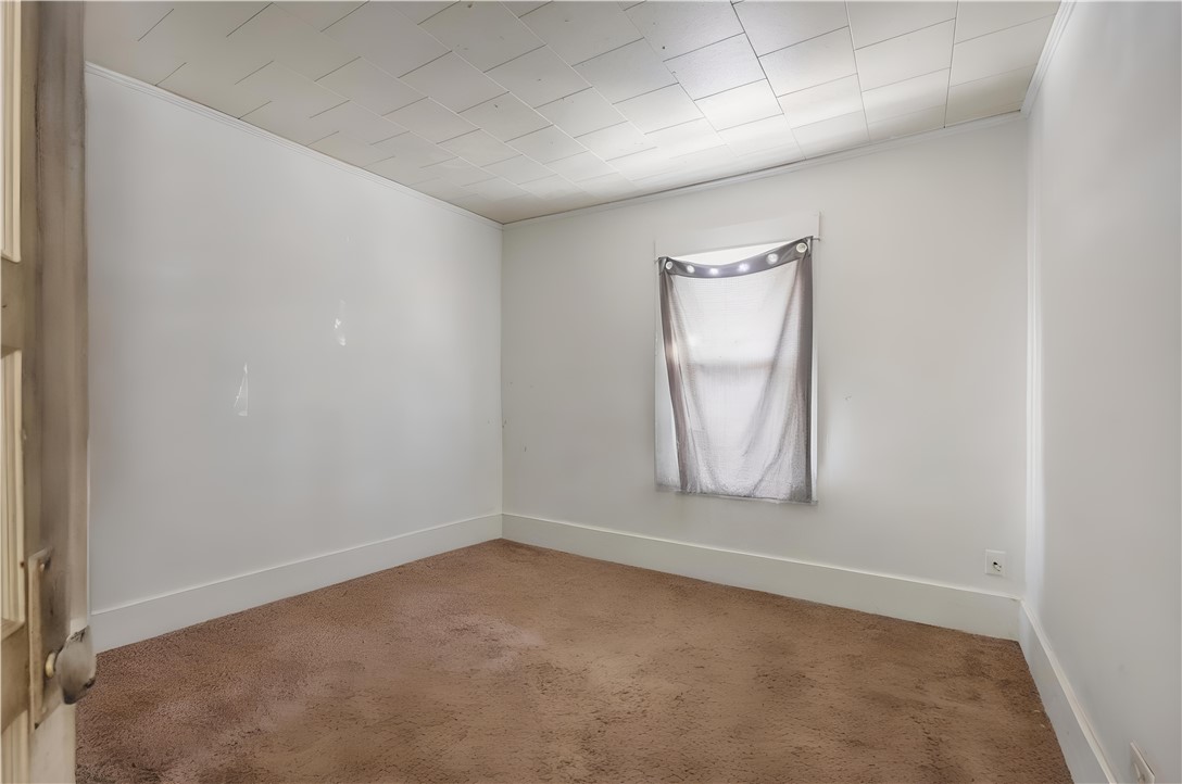 564 Thurston Road Rochester, NY 14619 - Photo 19 of 23