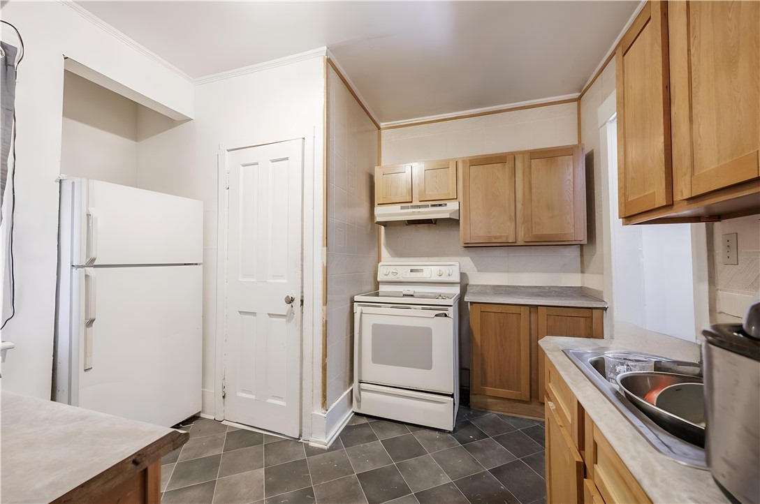 564 Thurston Road Rochester, NY 14619 - Photo 7 of 23