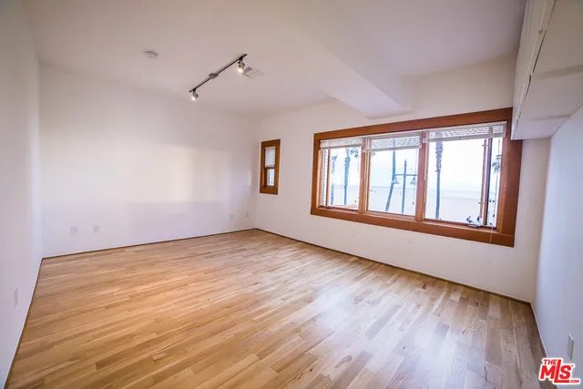 $5,950 | 8 Brooks Avenue, Unit 6, Venice, CA 90291