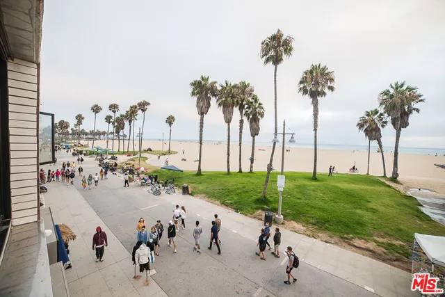 $5,950 | 8 Brooks Avenue, Unit 6, Venice, CA 90291