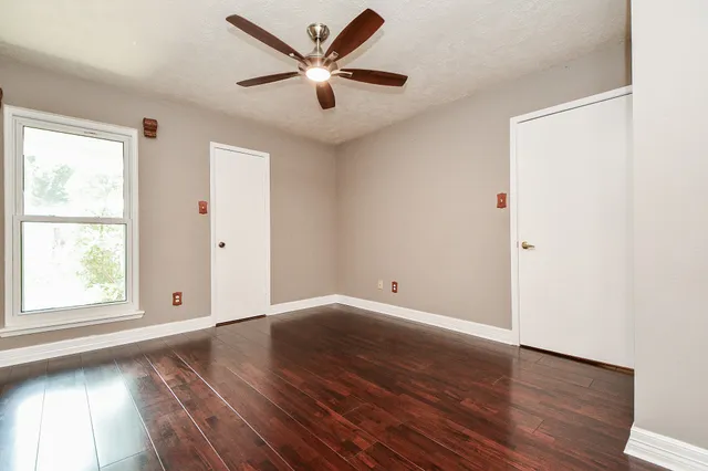 $1,900 | 10426 Alcott Drive, Houston, TX 77043