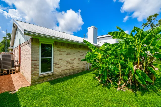 $1,900 | 10426 Alcott Drive, Houston, TX 77043