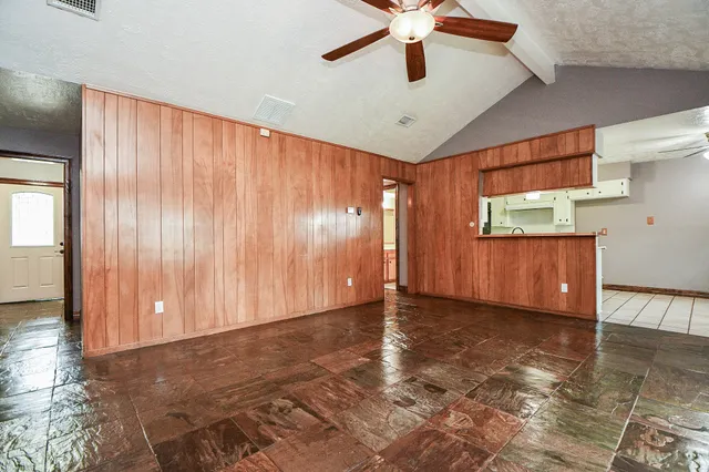 $1,900 | 10426 Alcott Drive, Houston, TX 77043