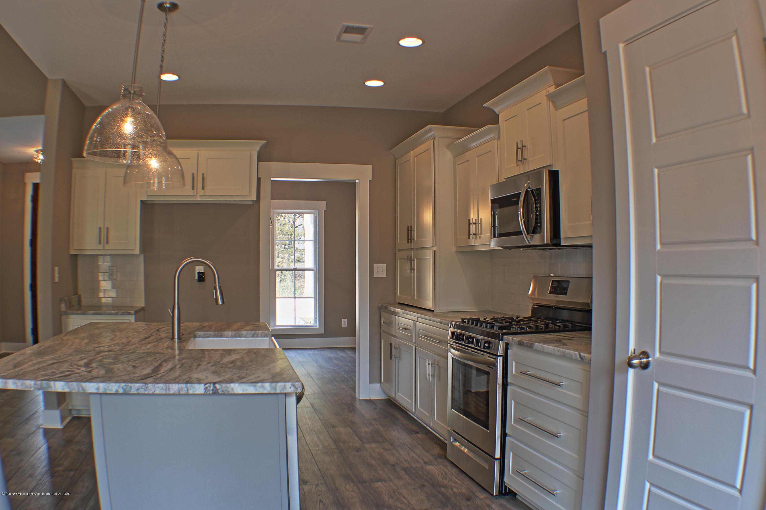 1680 Gill Road Nesbit, MS 38651 - Photo 11 of 25 Kitchen4
