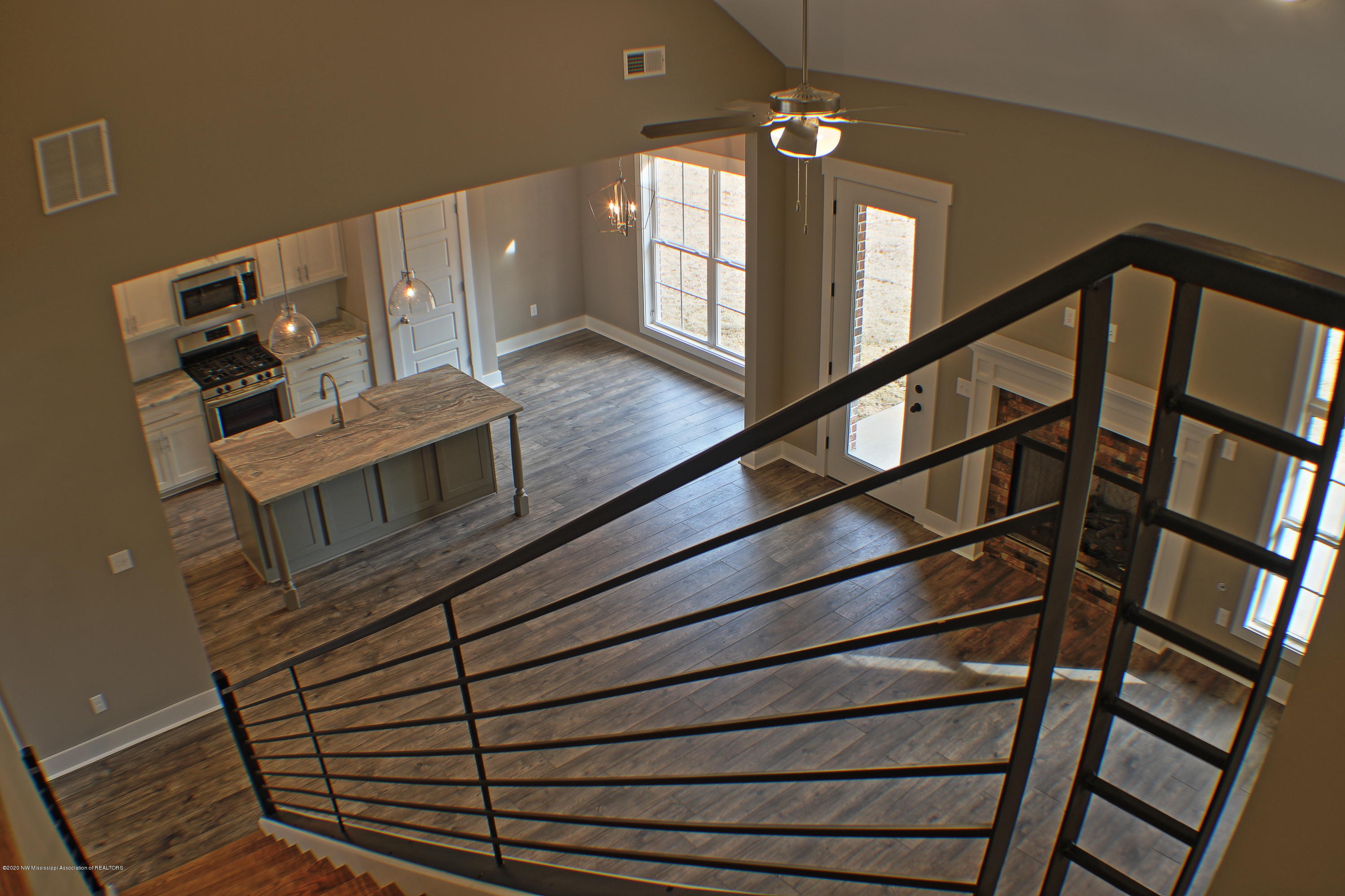 1680 Gill Road Nesbit, MS 38651 - Photo 13 of 25 landing