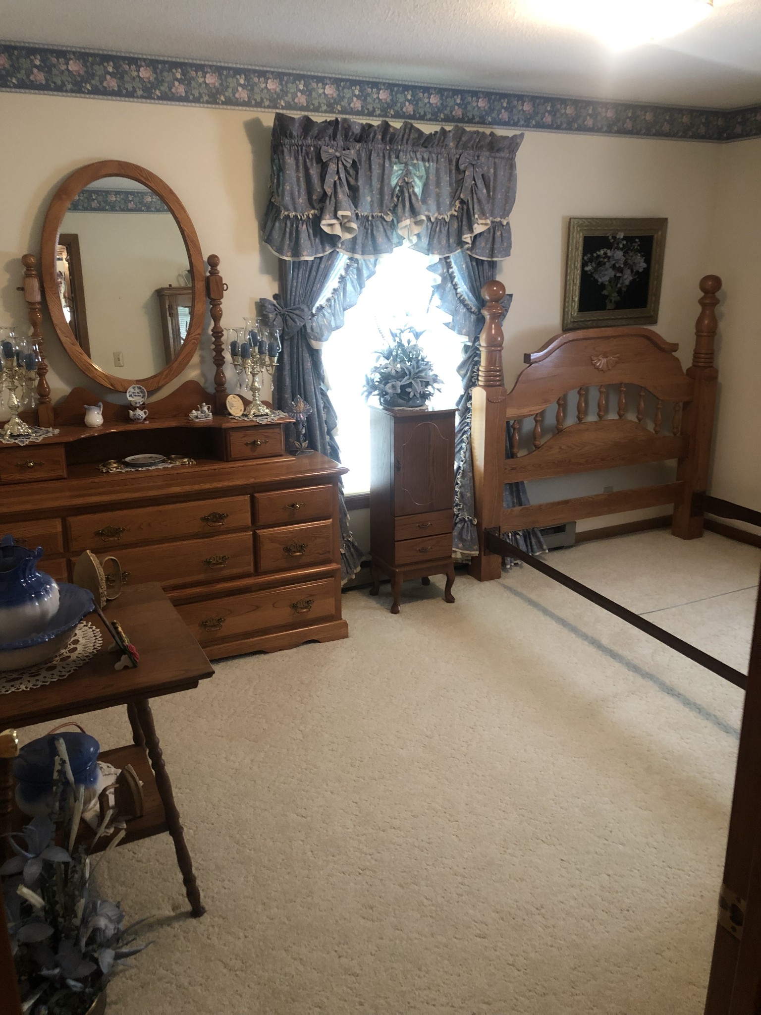 5279 Oak Grove Road Red Boiling Springs, TN 37150 - Photo 17 of 23 a living room with chairs