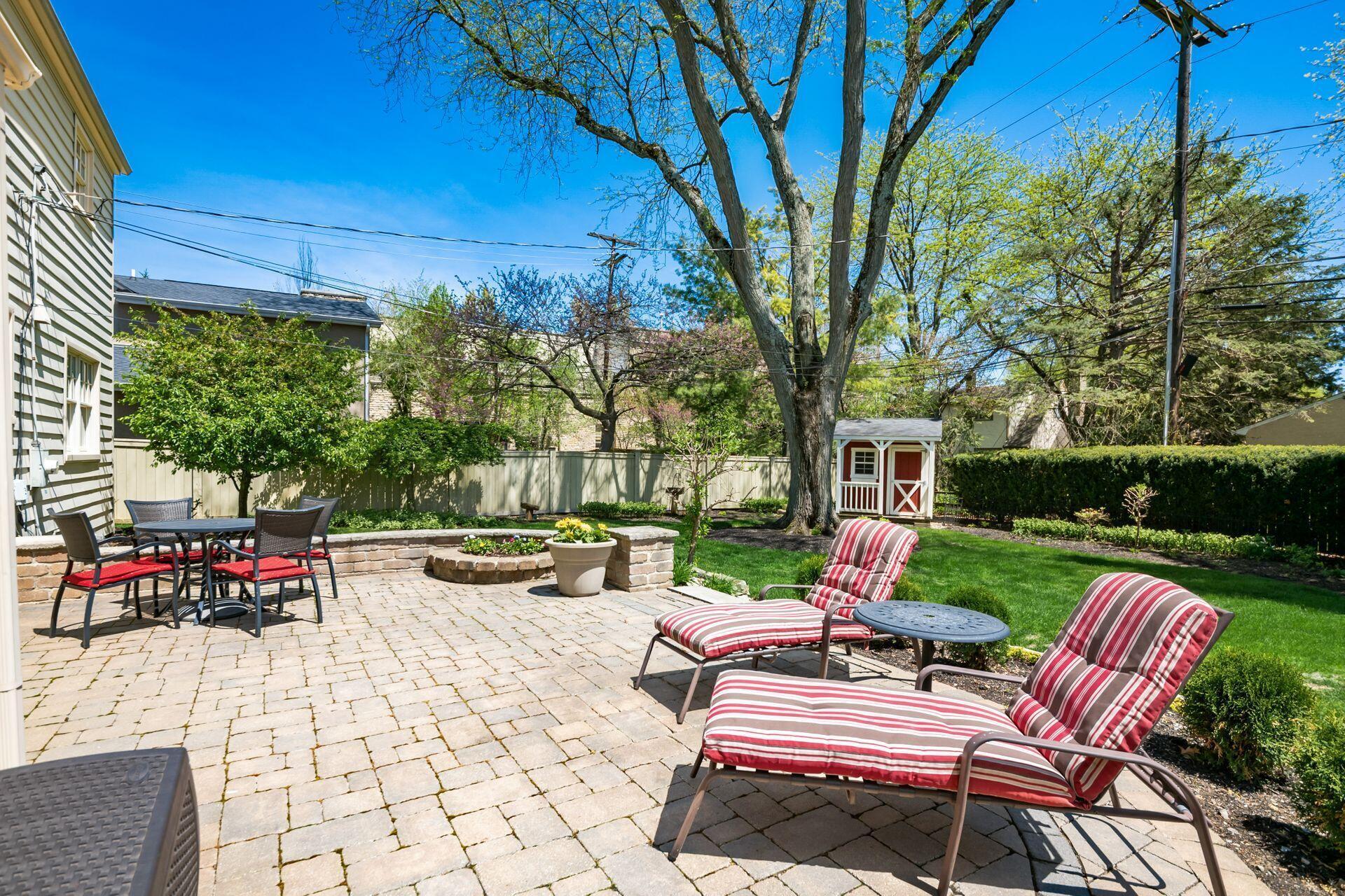 2014 Edgemont Road North Upper Arlington, OH 43212 - Photo 45 of 55 Paver Patio