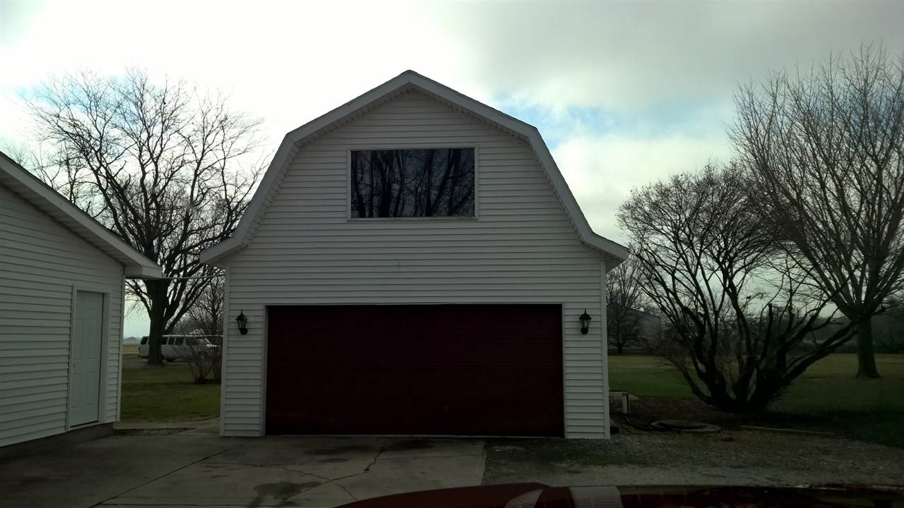 17130 Darling Road Woodburn, IN 46797 - Photo 2 of 36