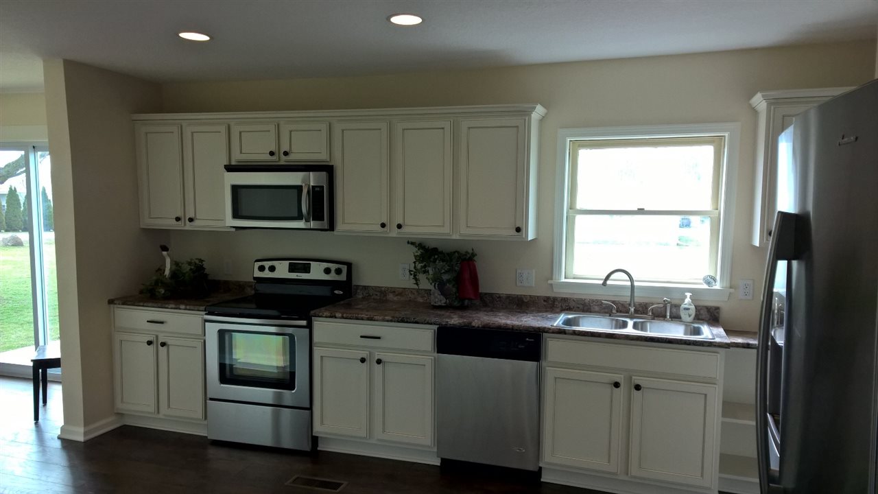 17130 Darling Road Woodburn, IN 46797 - Photo 7 of 36
