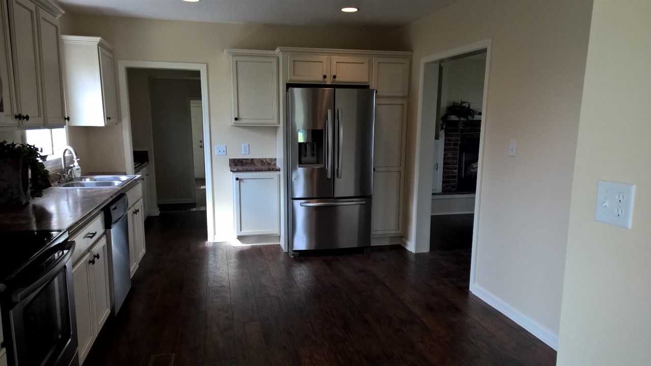 17130 Darling Road Woodburn, IN 46797 - Photo 8 of 36