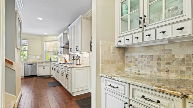 $1,155,000 | 37703 Edgewater Drive, Pinehurst, TX 77362