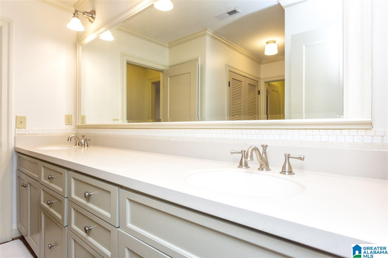 1758 Huntington Road Birmingham, AL 35209 - Photo 31 of 50