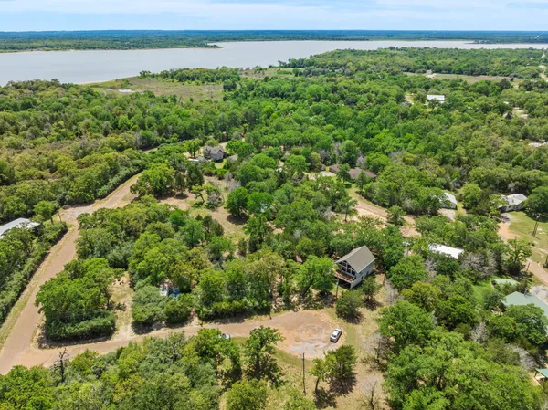 $165,000 | 302 Lake Forest Circle, Somerville, TX 77879