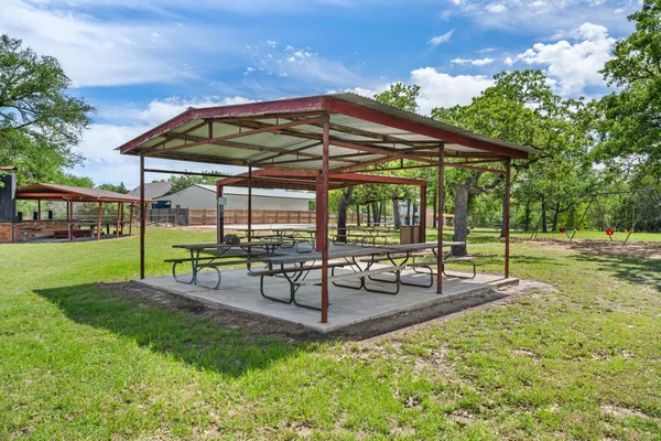 $165,000 | 302 Lake Forest Circle, Somerville, TX 77879