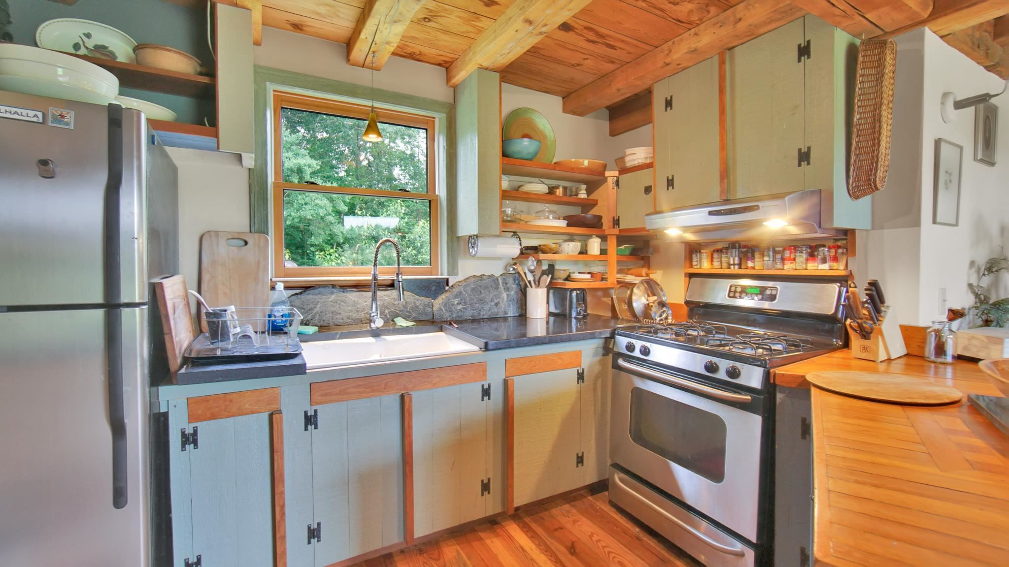 352 Applewood Road Warren, VT 05674 - Photo 3 of 40